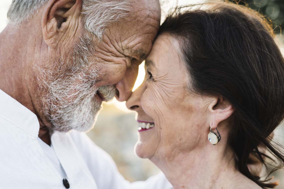 Cum sa faci o relatie sa mearga - considerația poate construi o relație care să dureze